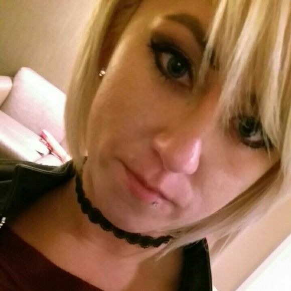 Meet your Posher, Sara - Picture 3 of 3